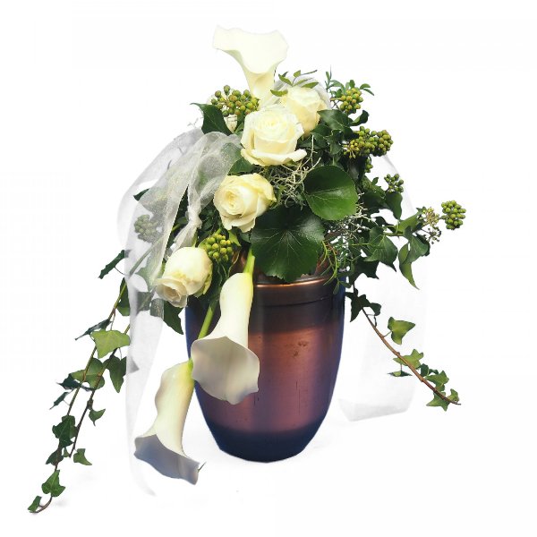 Urnenschmuck mit weißen Calla und Rosen, abfließend Bild 2
