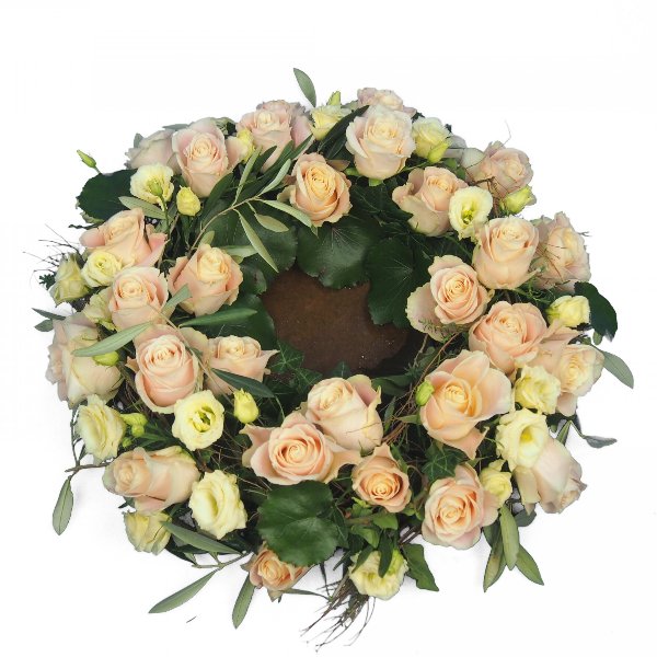 Urnenkranz, Kombination aus beigefarbenen Rosen mit Olivengrün Bild 3