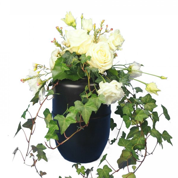 Urnenschmuck mit weißen Blumen Bild 1
