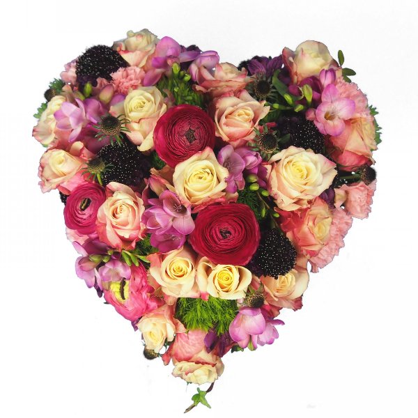 Herzform gesteckt mit Blumen in rosa-magenta-pink Bild 2