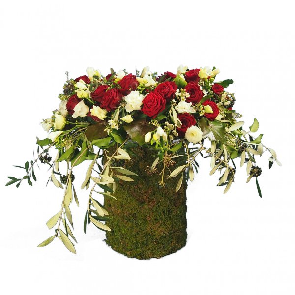 Urnenschmuck, rote Rosen, abfließend mit Olivengrün gesteckt Bild 1